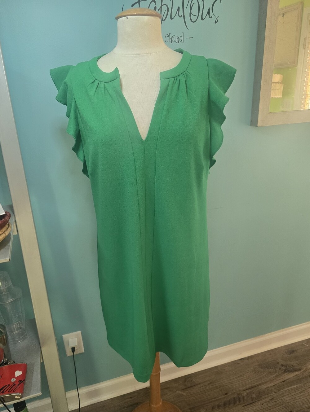 Vince Camuto Emerald Green Flutter Sleeve V-Neck Shift Dress